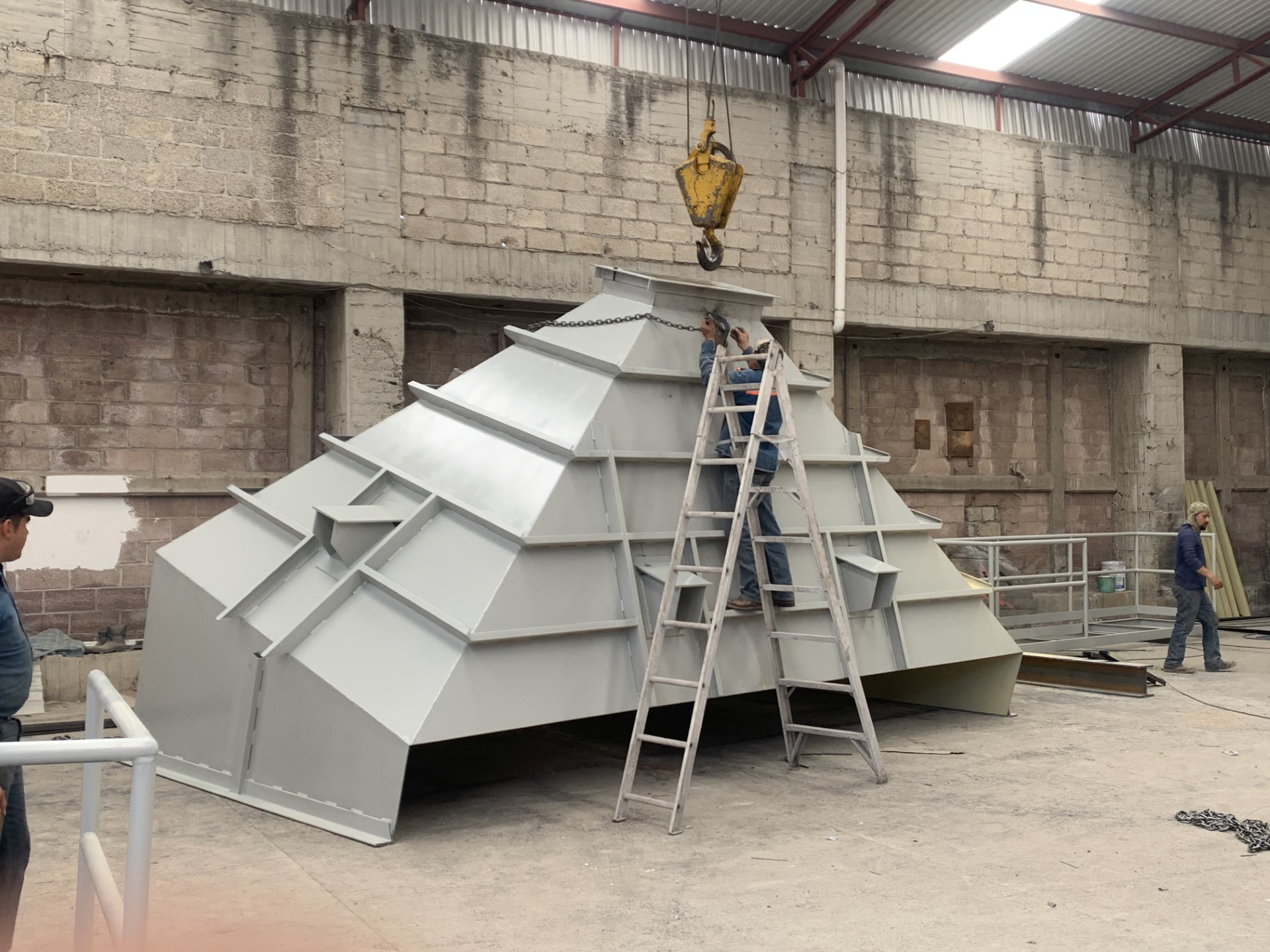 Fabricación de Tolva para Planta Cemex - 1